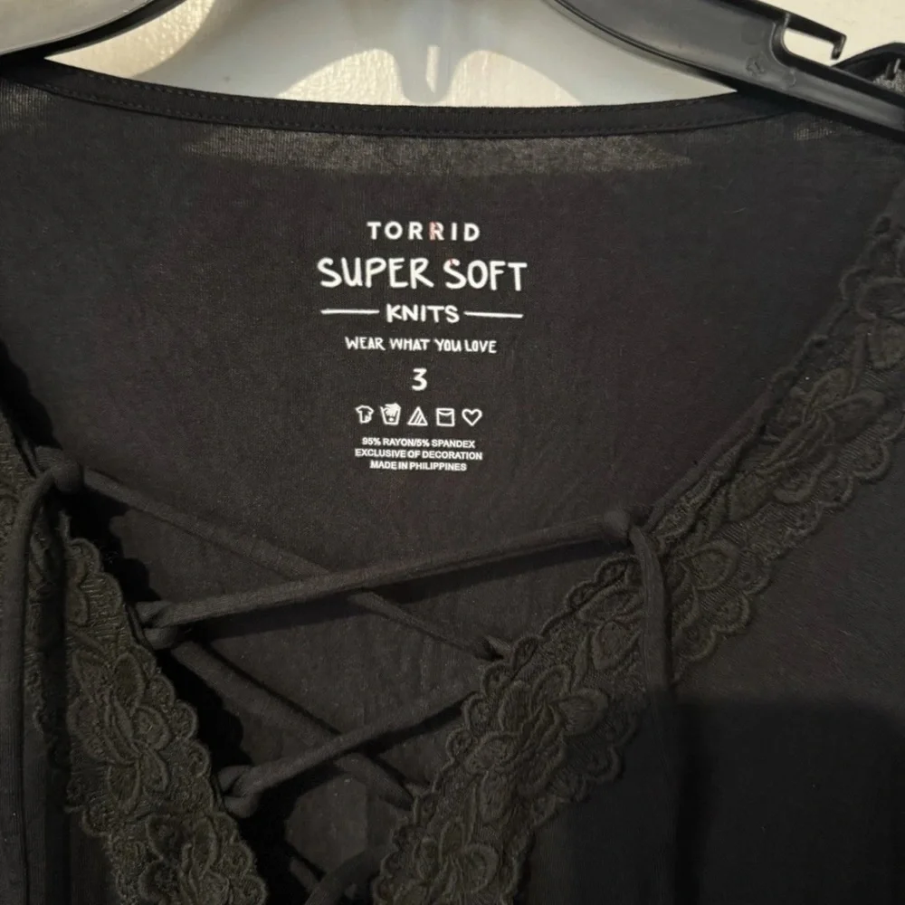 Torrid Super Soft Lace Trim Tie Front Top Black Size 3 (3X) NWT - Picture 8 of 8